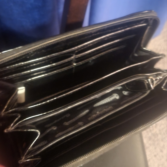 💕Betsey Johnson Rose Wallet! - Picture 2 of 3